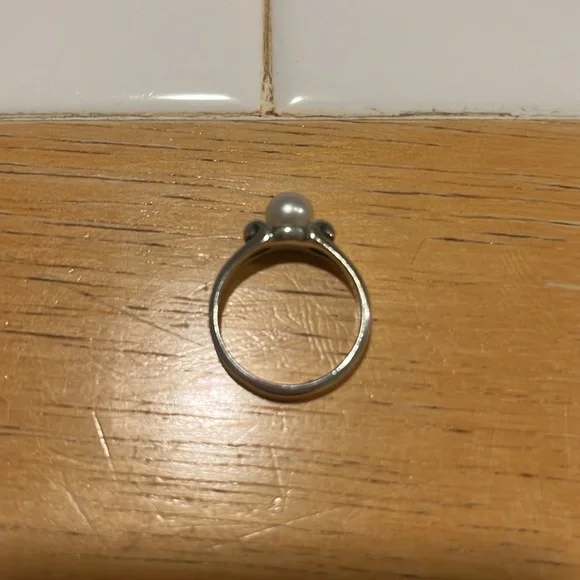James Avery Retired Scrolled Pearl Ring size 7.5 - Picture 7 of 10